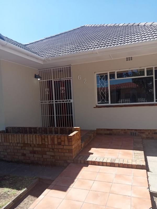 To Let 4 Bedroom Property for Rent in Goodwood Central Western Cape